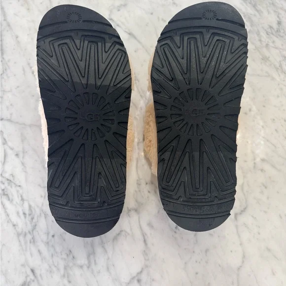 NEW UGG Fuzz Sugar Cross Slides Cream Fuzzy Wool Slippers Women’s Size 9 - Picture 9 of 9